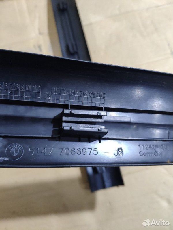 Накладка порога правая BMW 1 E87 N46B20 2007
