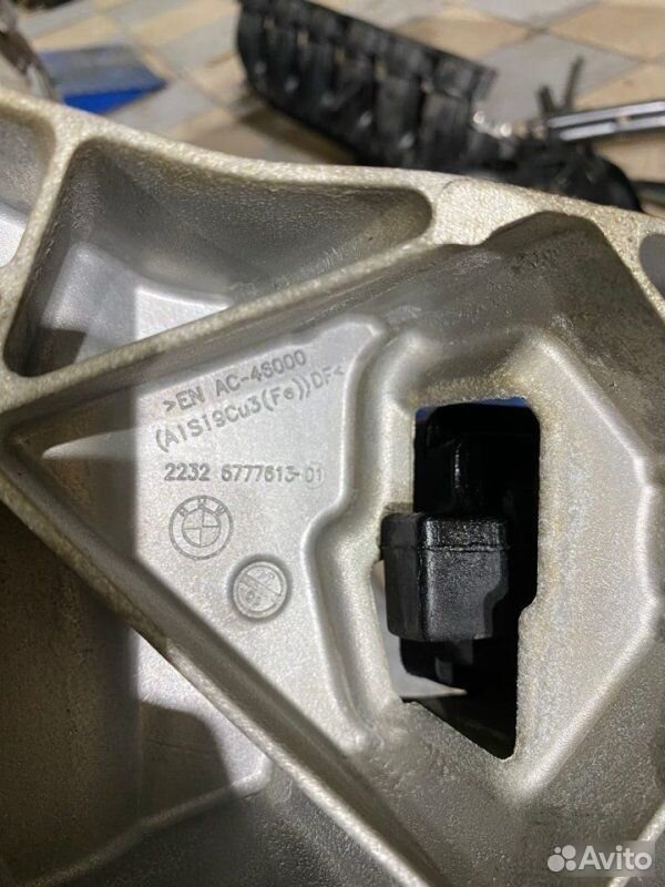Кронштейн АКПП BMW 5 F07 N55B30 2010