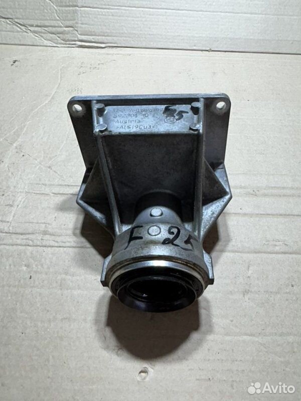 Кронштейн привода BMW X3 F25 N52B30 2010