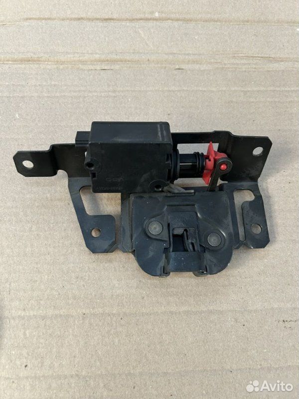 Замок крышки багажника BMW 3 E46 M54B30 2003