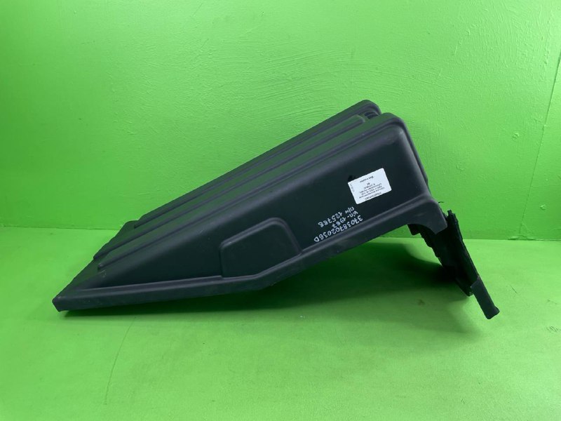 Крышка аккумуляторов FAW J7