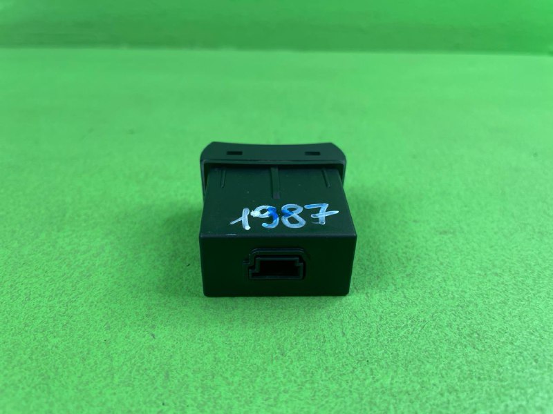 USB-порт FAW J7