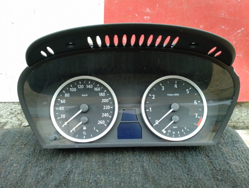 Панель приборов на БМВ 5 Е60 Е61 / BMW 5 Е60 Е61 2003-2009г.\nОригинал.\nВ отличном состоянии. Без дефектов.\nГарантия на установку и проверку.\nКонтрактная запчасть из Японии. \nОтправим в регионы ТК.\nНа этот автомобиль есть и другие запчасти.