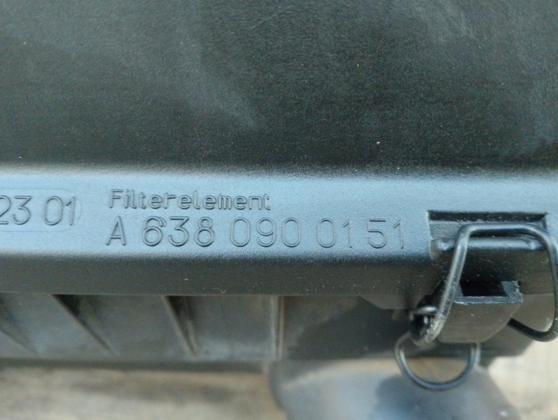 Корпус воздушного фильтра на Mercedes Benz Vito W638 / Мерседес Вито 638 1996-2003г.\nОригинал.\nВ отличном состоянии. Без дефектов.\nГарантия на установку и проверку.\nКонтрактная запчасть из Японии. \nОтправим в регионы ТК.\nНа этот автомобиль есть и др