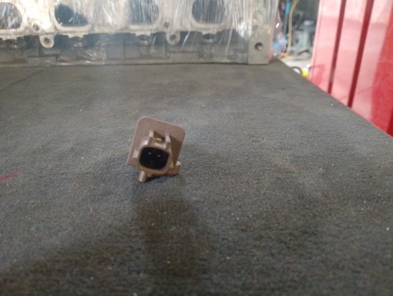 Датчик AIR BAG на Audi A4 B8 / Ауди А4 Б8 2007-2015г.\nОригинал.\nВ отличном состоянии. Без дефектов.\nГарантия на установку и проверку.\nКонтрактная запчасть из Японии. \nОтправим в регионы ТК.\nНа этот автомобиль есть и другие запчасти.