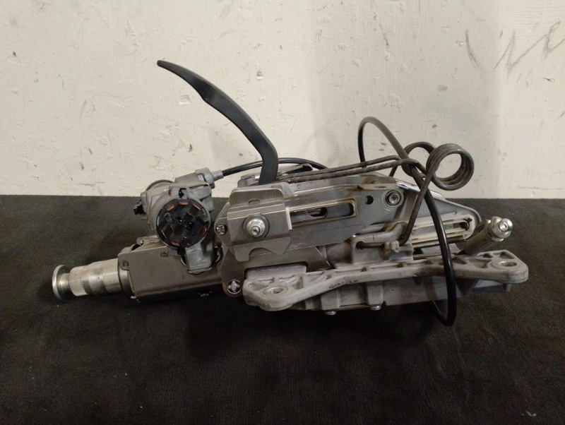 Колонка рулевая с механической регулировкой на Audi A4 B7 / Ауди А4 Б7 2005-2007г.\nОригинал.\nВ отличном состоянии. Без дефектов.\nГарантия на установку и проверку.\nКонтрактная запчасть из Японии. \nОтправим в регионы ТК.\nНа этот автомобиль есть и друг