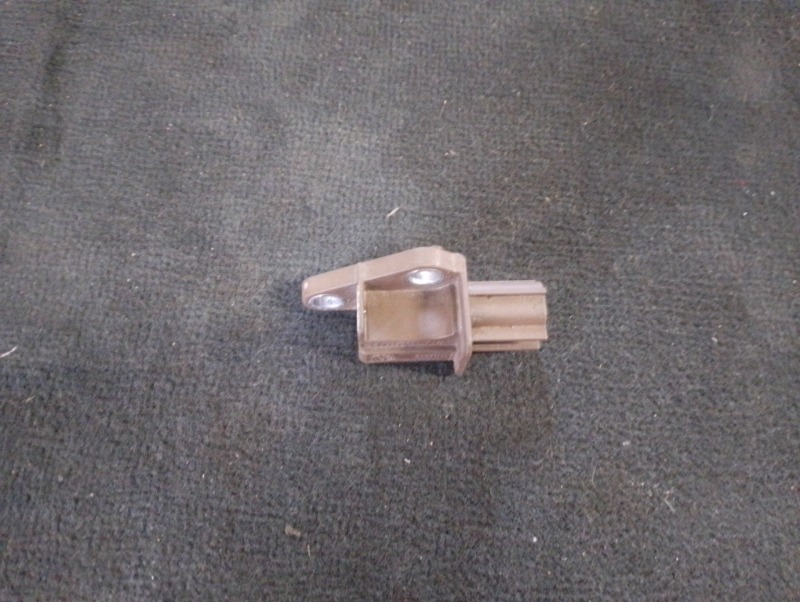 Датчик AIR BAG на Audi A4 B8 / Ауди А4 Б8 2007-2015г.\nОригинал.\nВ отличном состоянии. Без дефектов.\nГарантия на установку и проверку.\nКонтрактная запчасть из Японии. \nОтправим в регионы ТК.\nНа этот автомобиль есть и другие запчасти.