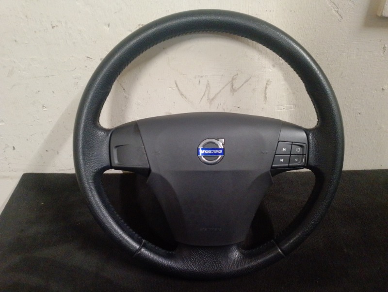 Руль рулевое колесо с подушкой безопасности AIR BAG на Volvo S40 II / Вольво С40 2 дорест 2004-2012г. \nОригинал.\nВ отличном состоянии. Без дефектов и повреждений.\nГарантия на установку и проверку.\nКонтрактная запчасть из Японии. \nОтправим в регионы Т