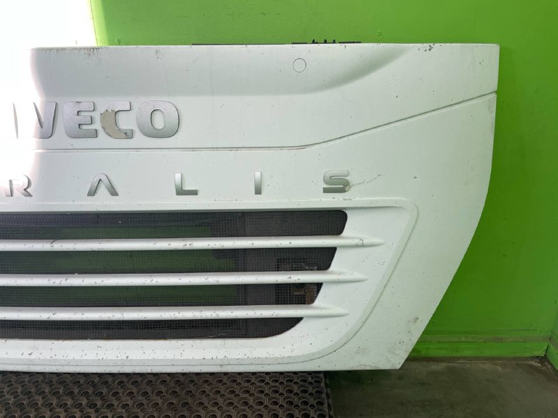 Решетка радиатора IVECO STRALIS