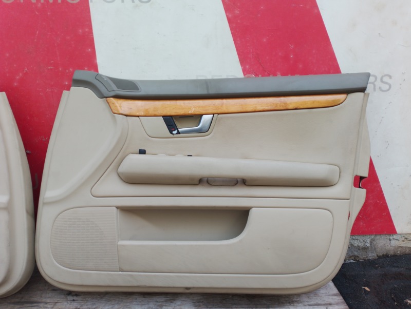 Дверные карты обшивки дверей на Audi A4 B7 / Ауди А4 Б7 2005-2007г.\nОригинал. Контрактная запчасть из Японии. \nВ отличном состоянии. Без дефектов.\nГарантия на установку и проверку.\nОтправим в регионы ТК.\nНа этот автомобиль есть и другие запчасти.