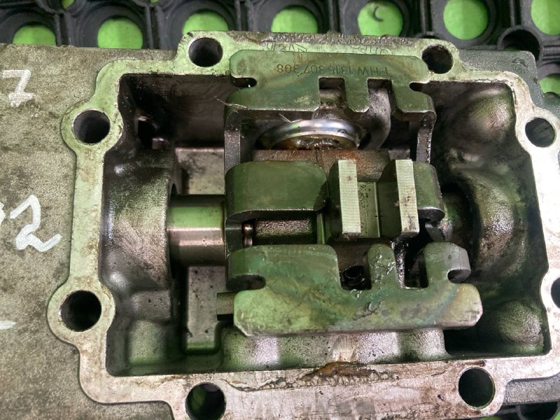 Корпус механизма переключения передач КПП KAMAZ 5490-S5