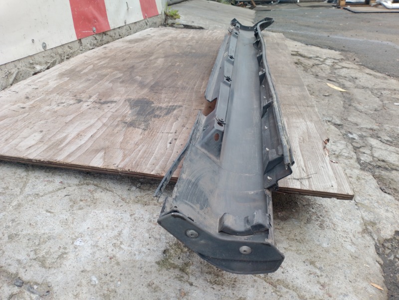 Накладка на порог наружная левая на Volvo S60 II / Вольво 60 С60 2 поколение 2010-2018г.\nОригинал.\nВ отличном состоянии. Без дефектов.\nКонтрактная запчасть из Японии. \nГарантия на установку и проверку.\nОтправим в регионы ТК.