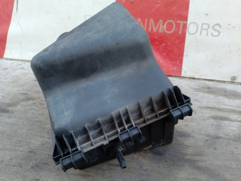 Корпус воздушного фильтра на Mercedes Benz Vito W638 / Мерседес Вито 638 1996-2003г.\nОригинал.\nВ отличном состоянии. Без дефектов.\nГарантия на установку и проверку.\nКонтрактная запчасть из Японии. \nОтправим в регионы ТК.\nНа этот автомобиль есть и др
