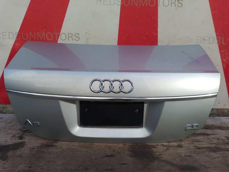 Крышка багажника на Audi A6 C6 4F / Ауди А6 С6 4Ф 2006-2012г.\nОригинал. Заводская краска, цвет кузова серебро, код краски 5B.\nВ отличном состоянии. Без дефектов.\nКонтрактная запчасть из Японии. \nГарантия на установку и проверку.\nОтправим в регионы ТК