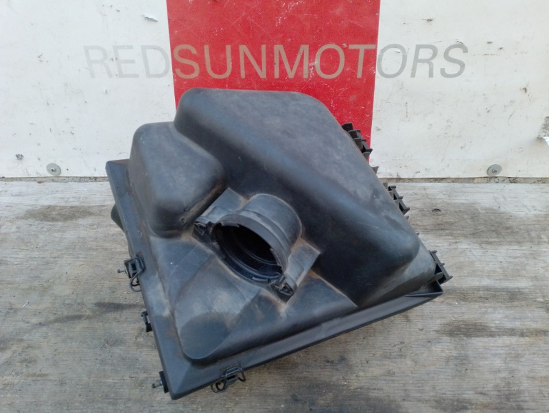 Корпус воздушного фильтра на Mercedes Benz Vito W638 / Мерседес Вито 638 1996-2003г.\nОригинал.\nВ отличном состоянии. Без дефектов.\nГарантия на установку и проверку.\nКонтрактная запчасть из Японии. \nОтправим в регионы ТК.\nНа этот автомобиль есть и др