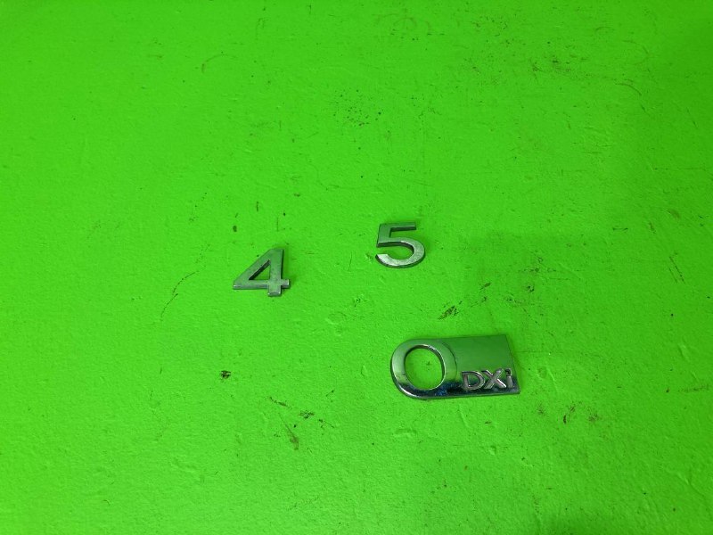 Шильдик RVI PREMIUM
