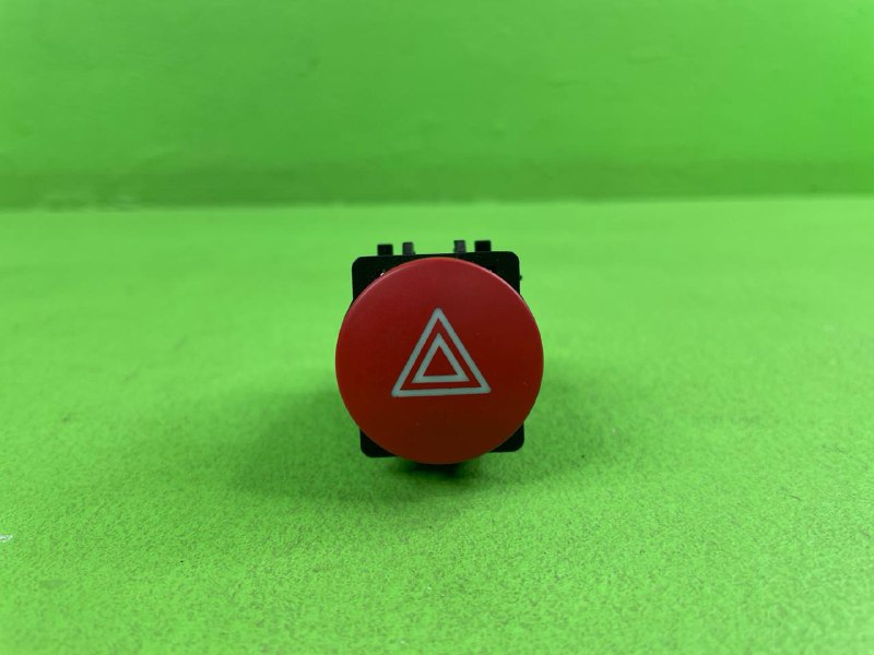 Включатель аварийной сигнализации FAW J7