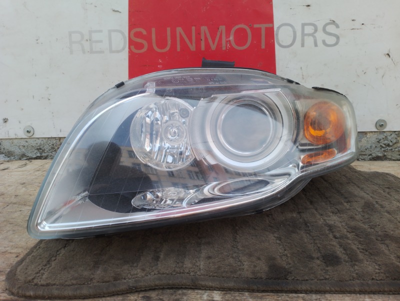 Фара передняя левая на Audi A4 B7 / Ауди А4 Б7 2005-2007г.\nОригинал.\nВ отличном состоянии. Правый руль.\nГарантия на установку и проверку.\nКонтрактная запчасть из Японии. \nОтправим в регионы ТК.\nНа этот автомобиль есть и другие запчасти.