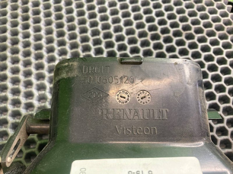 Дефлектор воздушный RVI PREMIUM
