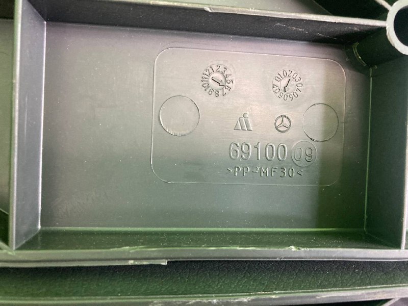 Крышка вещевого ящика MERCEDES-BENZ ACTROS MP II