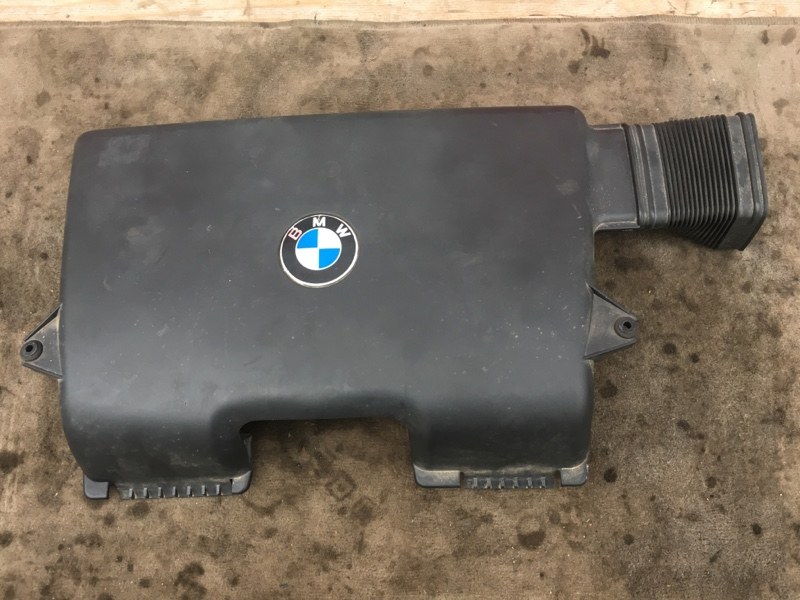 Воздухозаборник наружный на BMW 1 E87 E81 / БМВ Е87 рестайлинг 2004-2011г \nОригинал. В отличном состоянии. Без дефектов. \nКонтрактная запчасть из Японии. Без пробега по РФ. \nОтправим в регионы ТК.