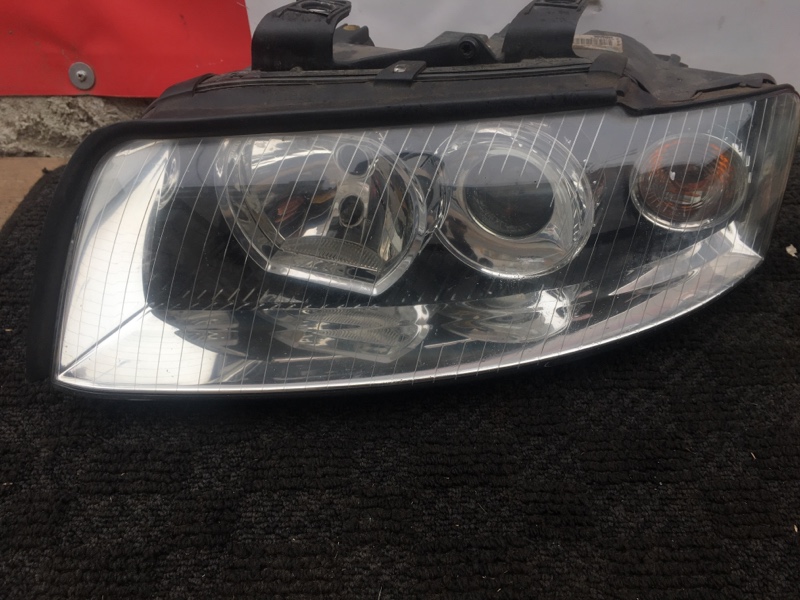 Фара передняя левая на Audi A4 B6 / Ауди А4 Б6 2000-2004г.  Оригинал.