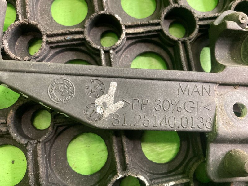 Кронштейн крепления фары MAN TGX
