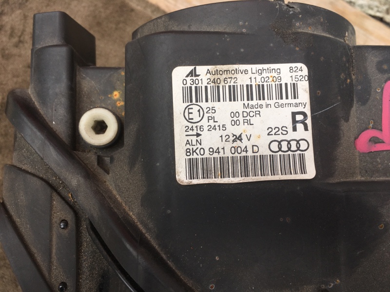 Фара передняя правая биксенон / Bi-Xenon на Audi A4 B8 / Ауди А4 Б8 2007-2012г. Оригинал. Дорестайлинг до 2012 года. В сборе с блоками розжига и лампами ксенон. В идеальном состоянии. Без сколов, трещин, все крепления целые. Гарантия на установку и провер