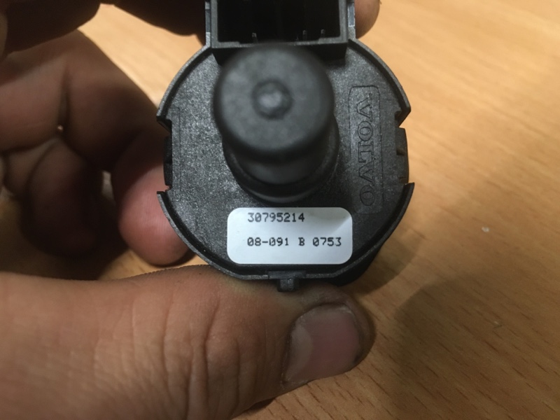 Выключатель AIR BAG Volvo S80 II / Вольво С80 2 поколение 2006-2016г. Оригинал. В идеальном состоянии. Без дефектов. Контрактная запчасть из Японии. Отправим в регионы ТК.