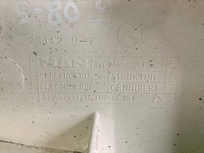 Накладка крыла MAN TGX