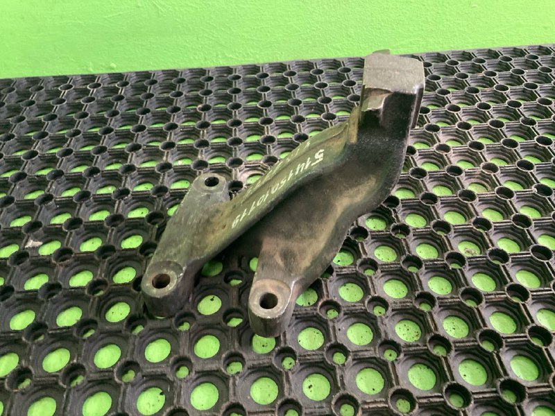 Кронштейн двигателя MAN TGX