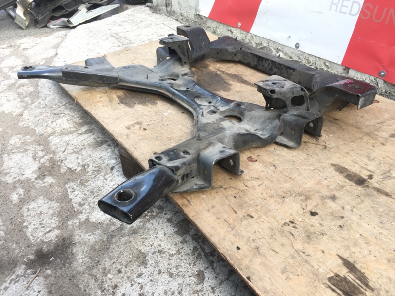 Балка передняя на Mercedes Viano W639 V350 Vito W636 / Мерседес Виано В639 639 636 350 2003-2014г.