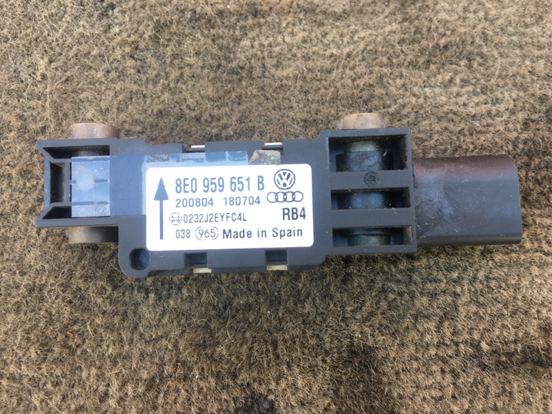 Датчик AIR BAG на Audi A4 B6 / Ауди А4 Б6 2000-2004г. Оригинал.