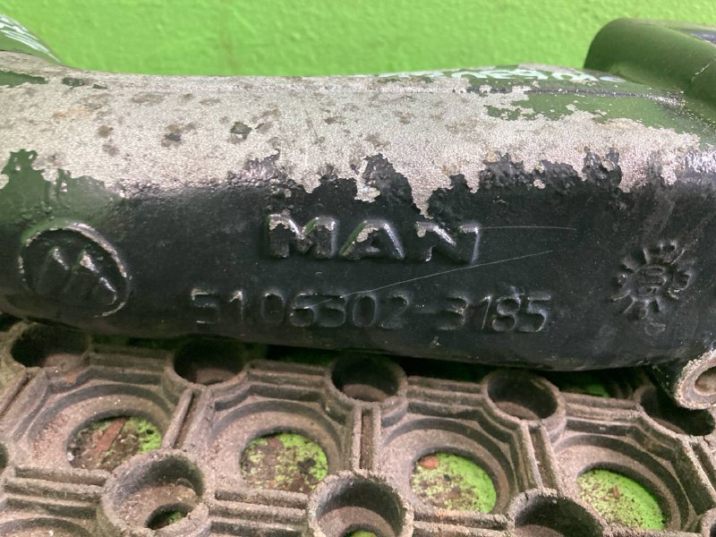 Патрубок охлаждающей жидкости MAN TGA