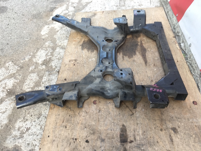 Балка передняя на Mercedes Viano W639 V350 Vito W636 / Мерседес Виано В639 639 636 350 2003-2014г.