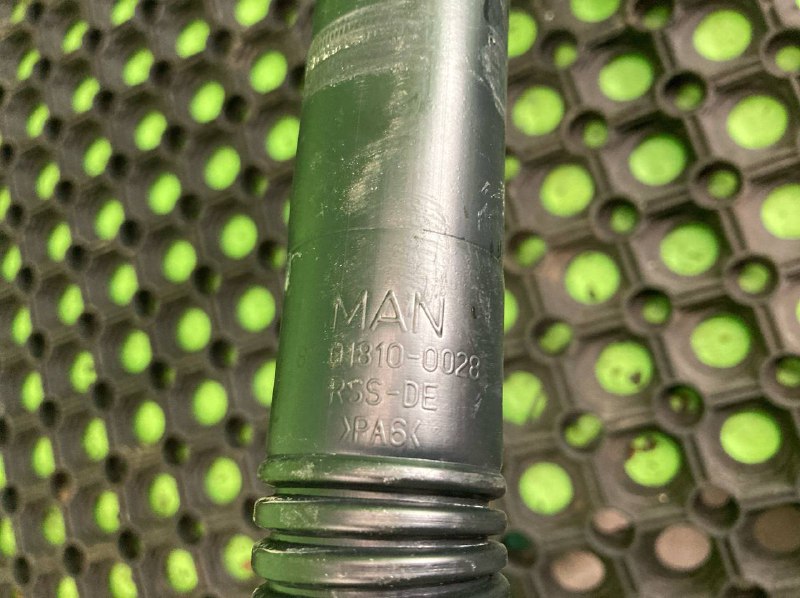 Маслоналивная труба MAN TGX