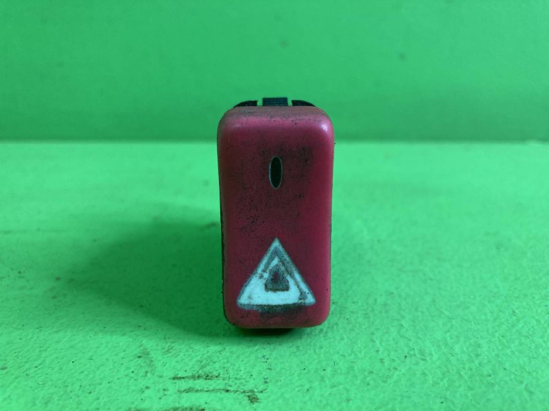 Включатель аварийной сигнализации MAN TGA
