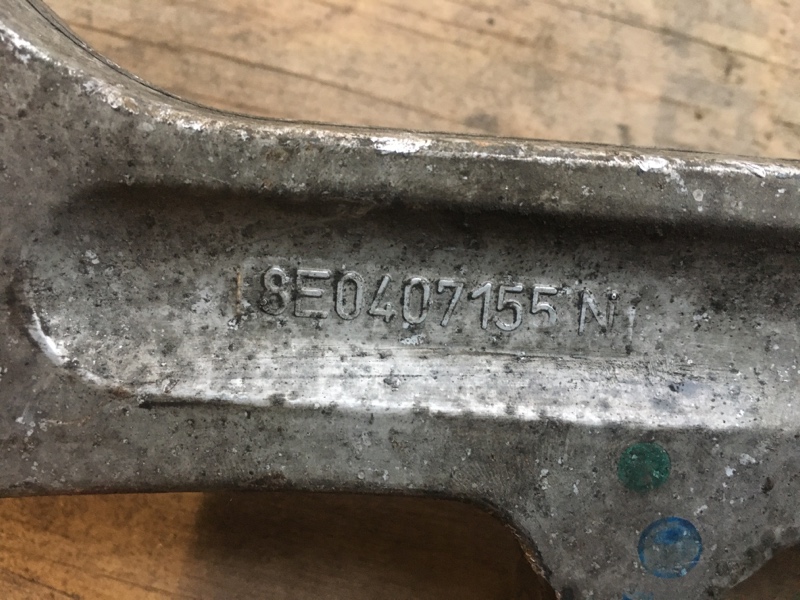 Рычаг передний нижний левый на Audi A4 B6 / Ауди А4 Б6 2000-2004г. Оригинал.