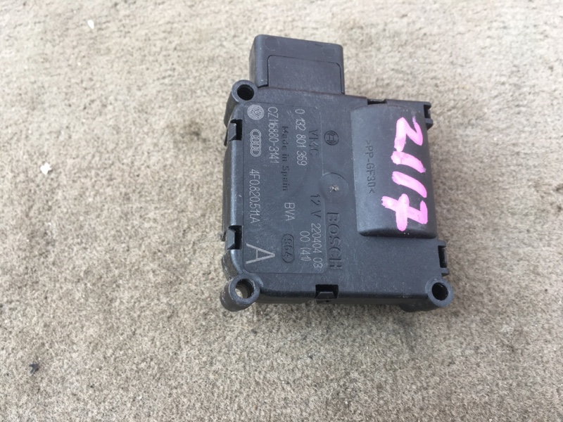 Моторчик заслонки отопителя печки на Audi A6 C6 4F / Ауди А6 С6 2006-2012г. Оригинал.\nВ отличном состоянии, рабочий.\nГарантия на установку и проверку. \nОтправим в регионы ТК.\nПрименимость:\nAudi A6 [C6,4F] 2004-2011\nAudi Allroad quattro 2006-2012\nAu