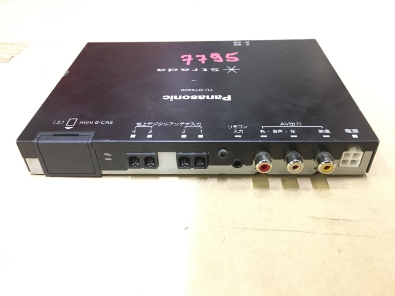 Автомобильный мультимедиа цифровой ТВ тюнер, TV-тюнер Panasonic Strada TU-DTX600 на Audi A6 C6 4F / Ауди А6 С6 2006-2012г.\nОригинал.\nВ отличном состоянии. Рабочий.\nКонтрактная запчасть из Японии. Гарантия на проверку. Отправим в регионы Т