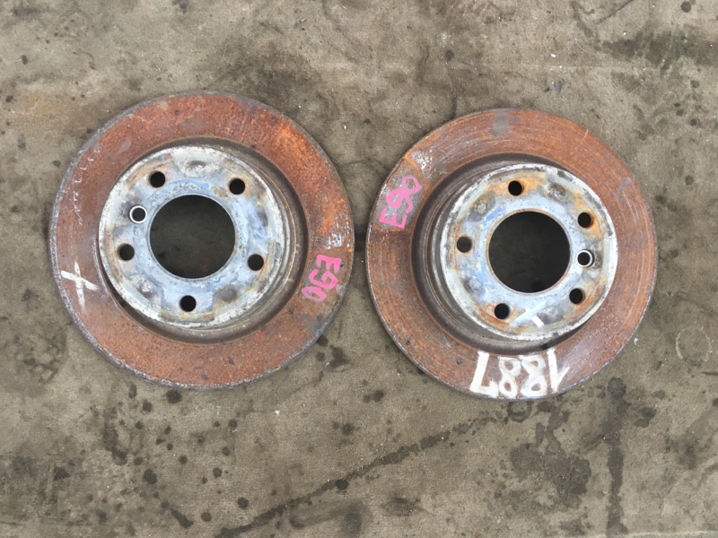 Диск тормозной задний на BMW 3 E90 E91 / БМВ 3 Е90 Е91 2005-2012г.\nОригинал.\nВ отличном состоянии.\nКонтрактная запчасть из Японии. Пробег по Японии 85400 км.\nБез пробега по РФ.\nГарантия на установку и проверку.\nОтправим в регионы ТК.