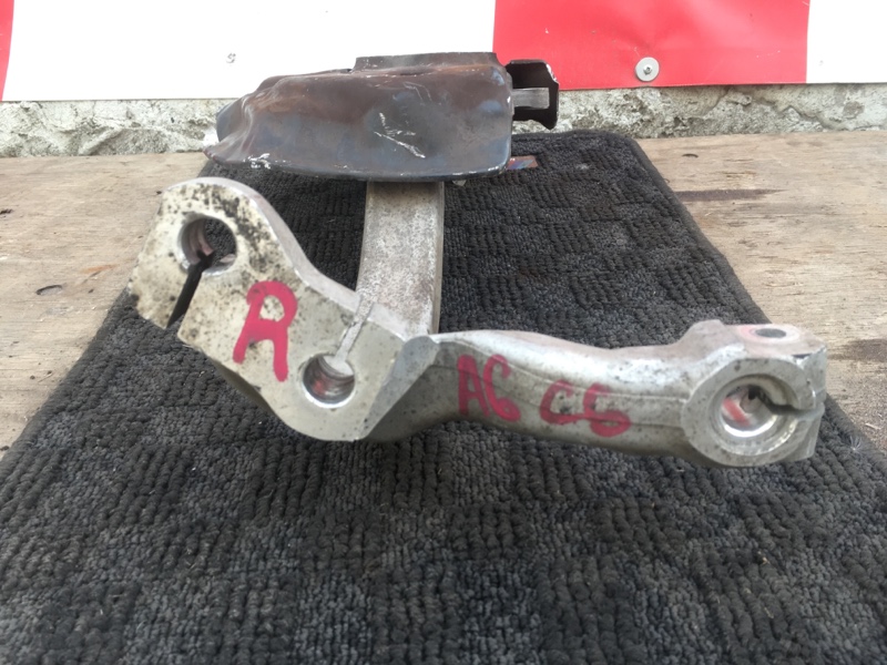 Кулак поворотный передний правый на Audi A6 C6 4F / Ауди А6 С6 2006-2012г. Оригинал.