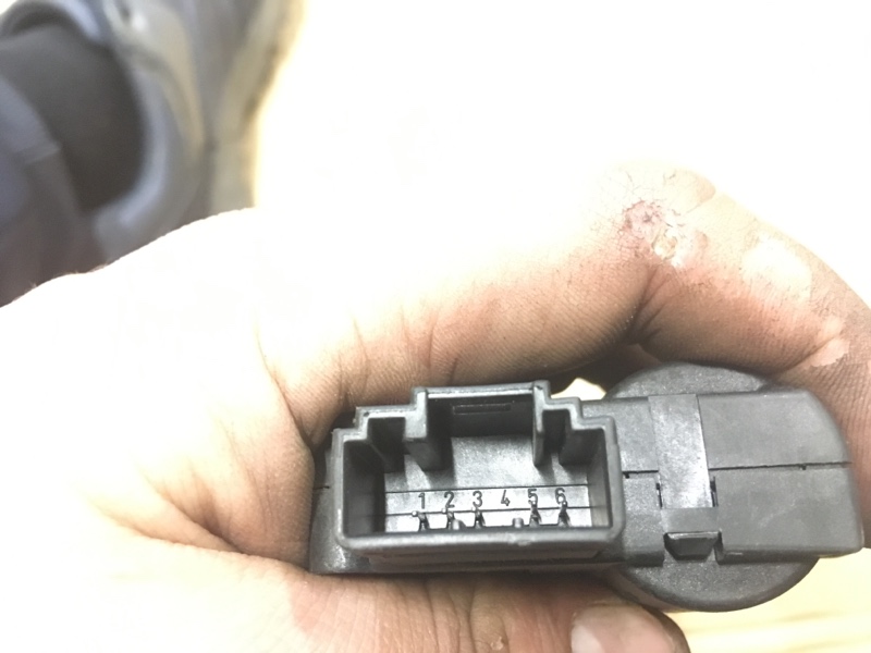 Моторчик заслонки отопителя печки на Audi A6 C6 4F / Ауди А6 С6 2006-2012г.\nОригинал.\nВ отличном состоянии. Рабочий.\nГарантия на установку и проверку. Отправим в регионы ТК.\nПрименимость:\nAudi A6 [C6,4F] 2004-2011\nAudi Allroad quattro 2006-2012\nAud