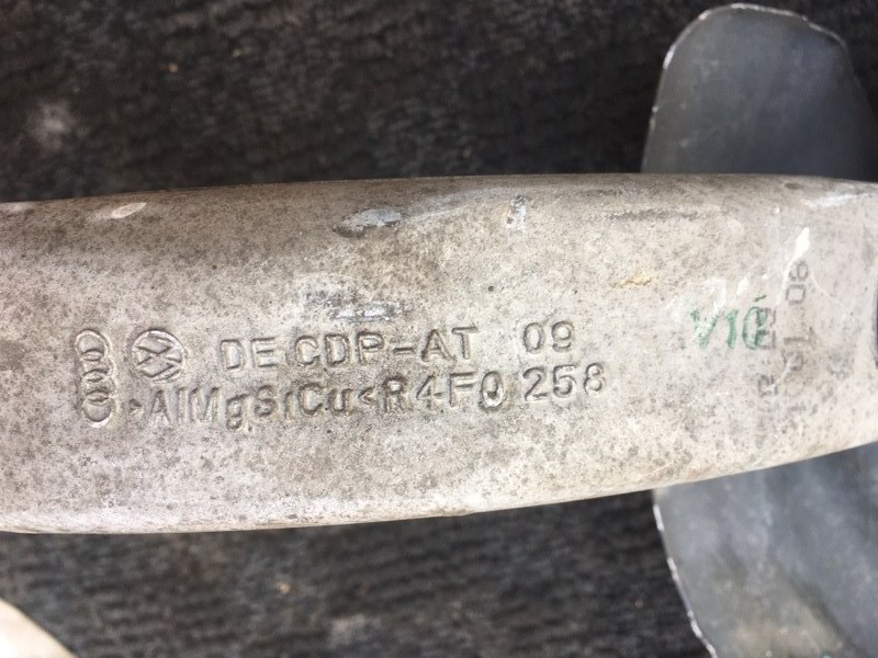 Кулак поворотный передний правый на Audi A6 C6 4F / Ауди А6 С6 2006-2012г. Оригинал.