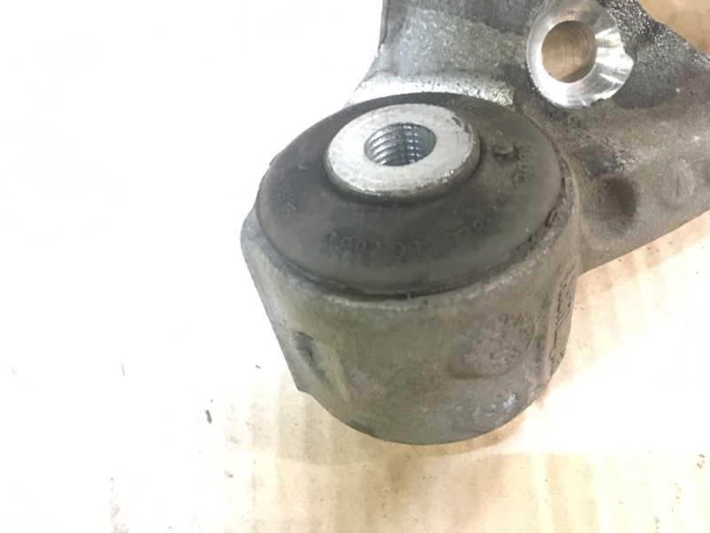 Кулак задний левый на Audi A6 C6 4F / Ауди А6 С6 2006-2012г.\nОригинал.\nВ отличном состоянии. Без дефектов.\nКонтрактная запчасть из Японии. Отправим в регионы ТК