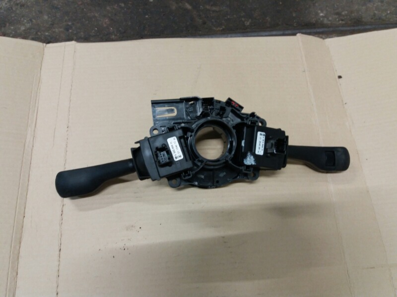 Переключатель поворотов подрулевой SRS в сборе BMW X3 E83 / BMW Х3 Е83 2004-2010г.\nОригинал.\nВ отличном состоянии. Рабочий.\nКонтрактная запчасть из Японии. Гарантия на установку и проверку. Отправим в регионы ТК.\nПрименимость:\nBMW 3 E46 1998-2005\nBM
