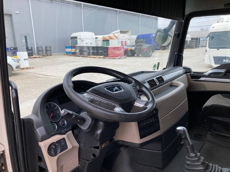 Кабина MAN TGX