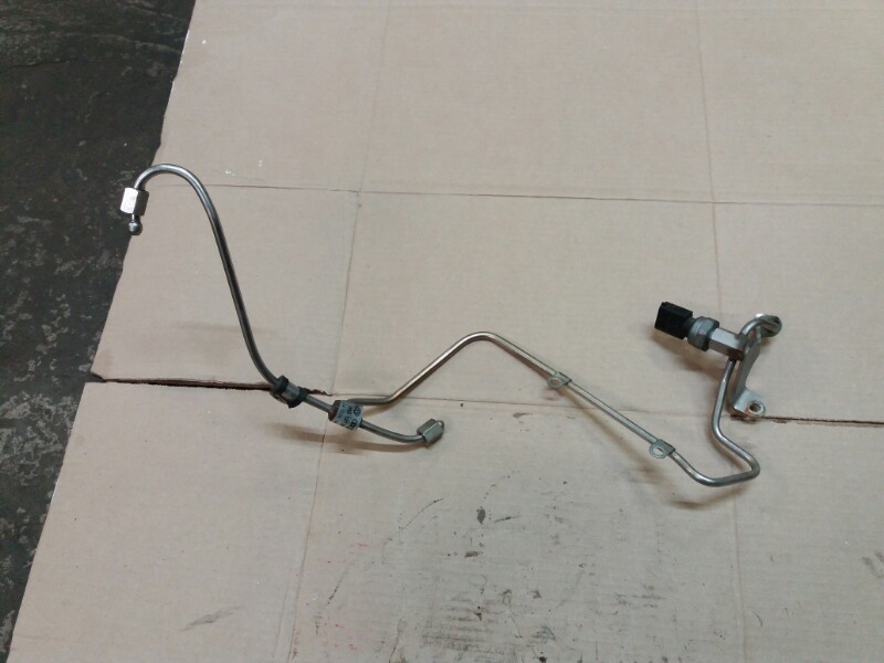Трубка топливная c датчиком на Audi A6 C6 4F / Ауди А6 С6 2006-2012г.\nОригинал.\nС двигателя AUK 3.2 литра бензин.\nВ отличном состоянии. Целая. Без дефектов.\nКонтрактная запчасть из Японии. Отправим в регионы ТК.