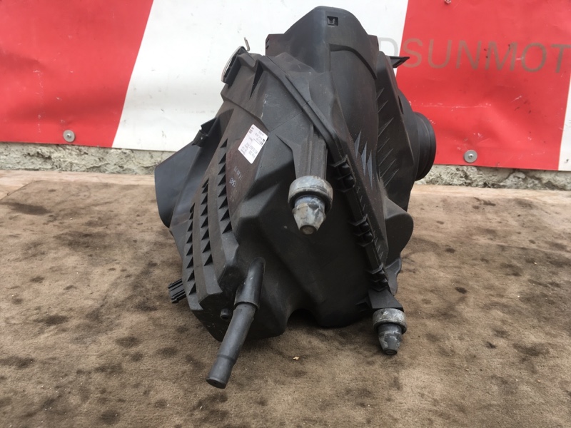 Корпус воздушного фильтра на Audi A6 C6 4F / Ауди А6 С6 2006-2012г. \nОригинал. В отличном состоянии. \nЦелый. Без дефектов. \nКонтрактная запчасть из Японии. \nОтправим в регионы ТК.