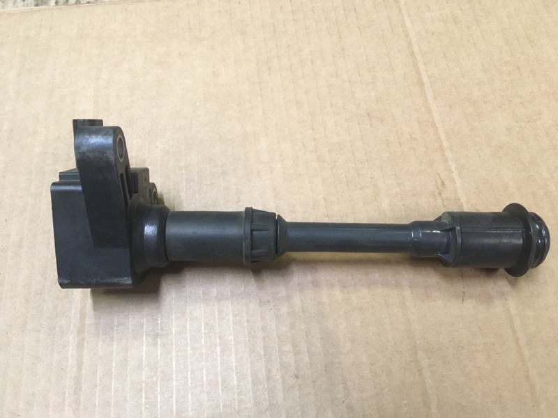 Катушка зажигания B4164T 1.6 Turbo на Volvo S60 II / Вольво 60 С60 2 поколение 2010-2018г.\nОригинал.\nВ отличном состоянии. Рабочая.\nС двигателя B4164T 1.6 литра бензин турбо.\nГарантия на установку и проверку. Контрактная запчасть из Японии. Отправим в